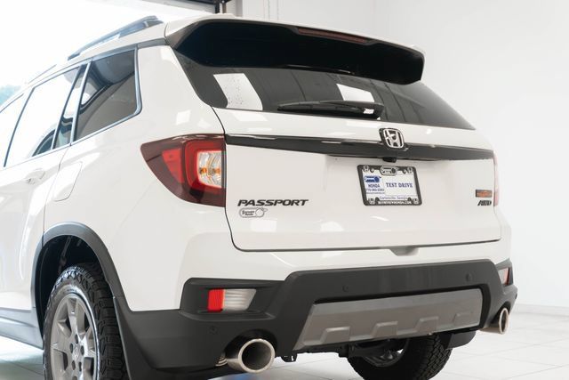 Used 2025 Honda Passport TrailSport image 9
