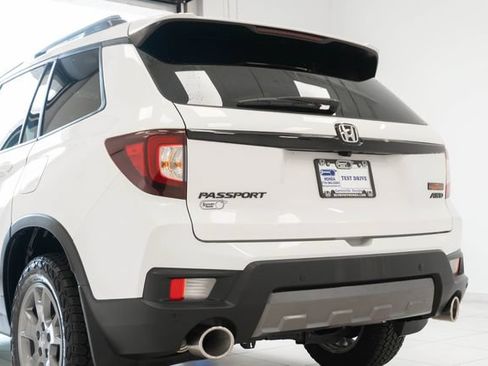 Used 2025 Honda Passport TrailSport image 9
