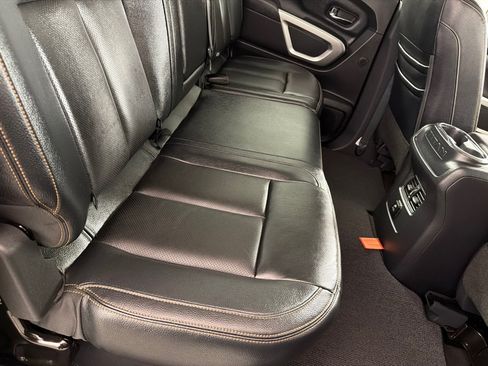 Used 2017 Nissan Titan SL AWD/4WD image 17