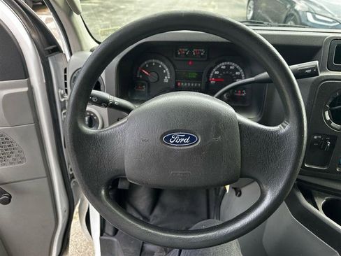 Used 2018 Ford E-350 and Econoline 350 Super Duty image 9