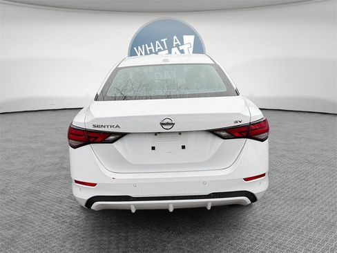 Used 2023 Nissan Sentra SV image 4