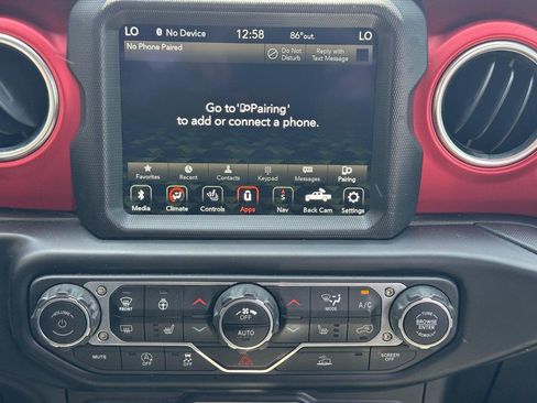 Used 2021 Jeep Gladiator Rubicon AWD/4WD image 17