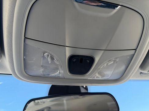 Used 2019 Jeep Cherokee Latitude Plus FWD image 24
