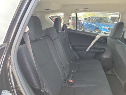 Used 2018 Toyota RAV4 LE image 13