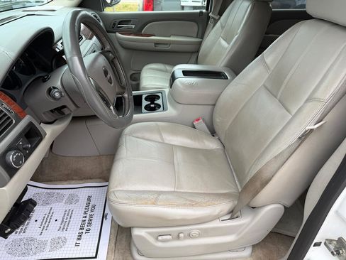 Used 2007 GMC Yukon SLT w/ SLT Preferred Equipment Group image 9