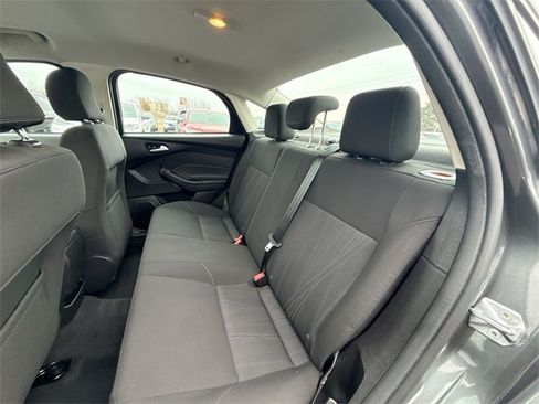 Used 2015 Ford Focus SE image 18
