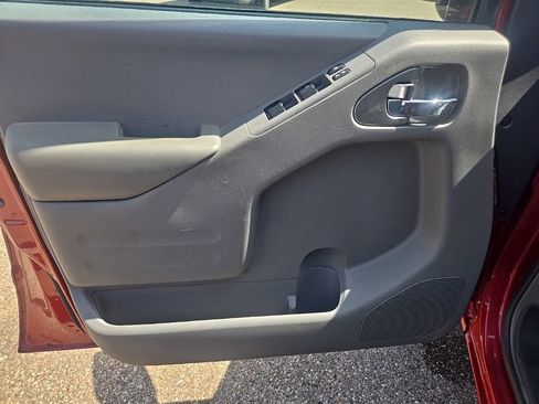 Used 2019 Nissan Frontier SV w/ Value Truck Package AWD/4WD image 10