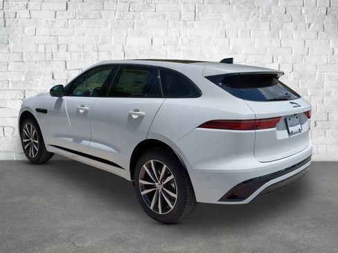 New 2026 Jaguar F-PACE R-Dynamic S image 4