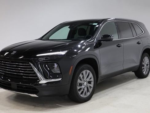 Used 2025 Buick Enclave Preferred FWD image 3