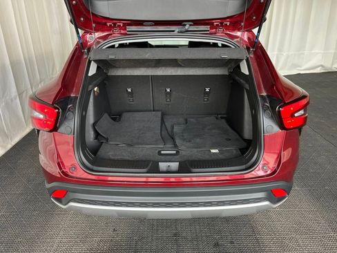 Used 2024 Chevrolet Trax LT FWD image 24