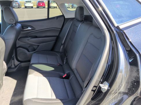 Used 2025 Chevrolet Trax LT image 10