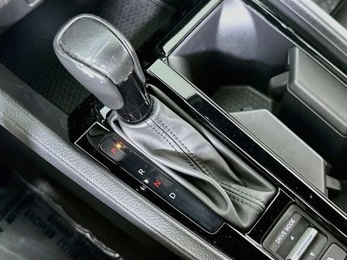 Used 2024 Honda Accord Sport image 30