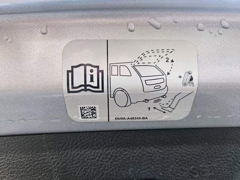 Used 2019 Ford Edge Titanium image 32