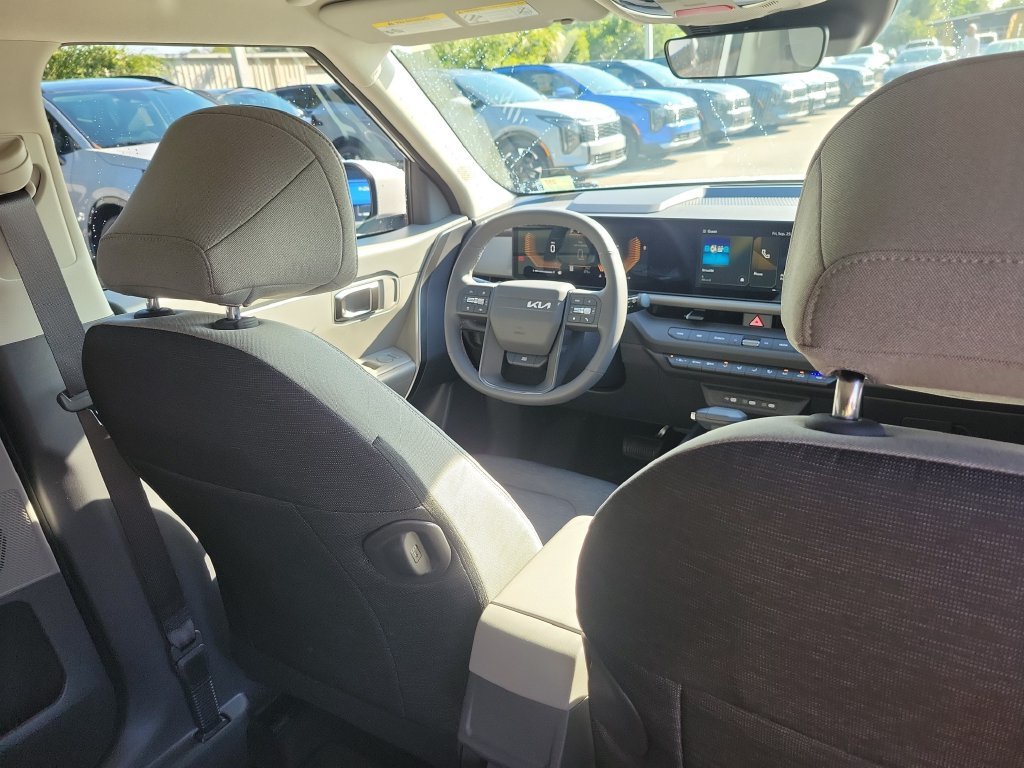 New 2027 Kia Seltos LX FWD image 13