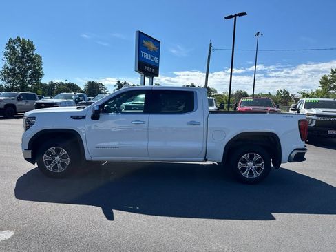 Used 2025 GMC Sierra 1500 SLT AWD/4WD image 8