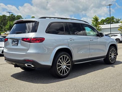 Used 2025 Mercedes-Benz GLS 450 4MATIC image 5