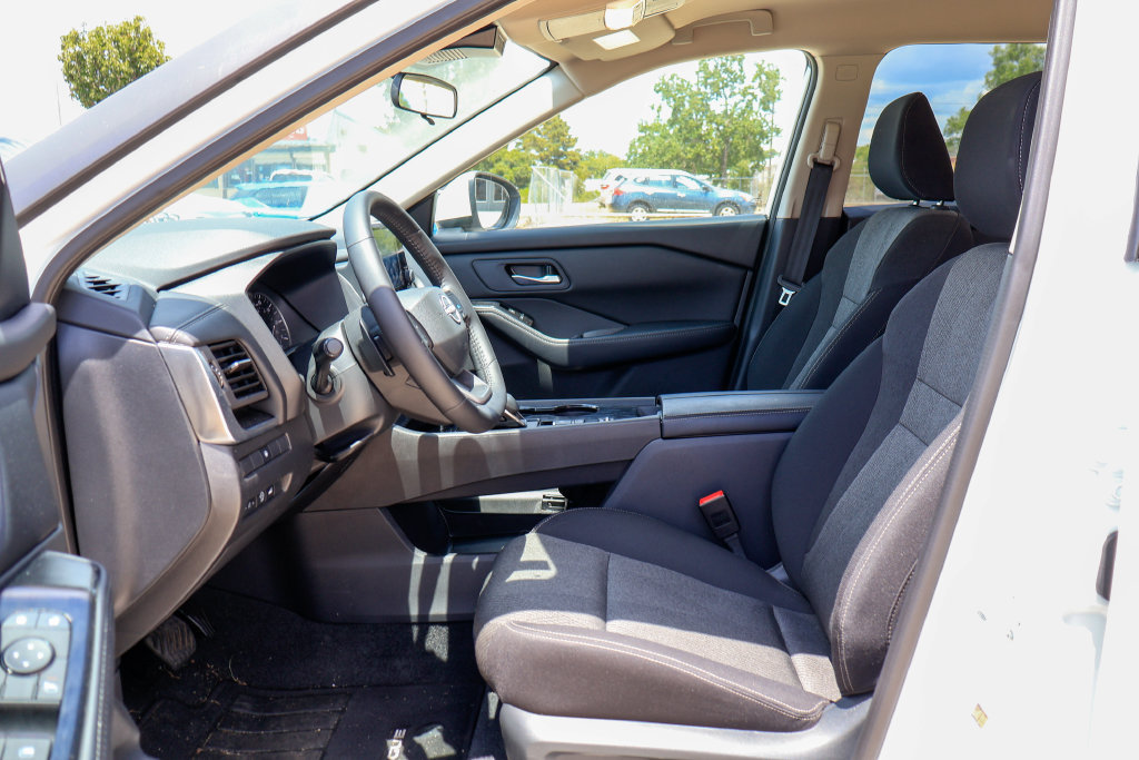 Certified 2026 Nissan Rogue SV w/ Cold Weather Package FWD image 7