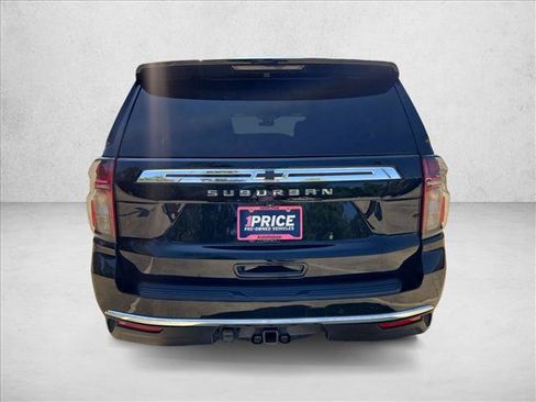 Used 2024 Chevrolet Suburban LS RWD image 7