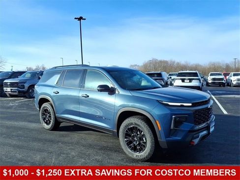 New 2026 Chevrolet Traverse Z71 w/ Enhanced Driving Package image 1