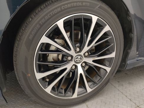 Used 2020 Toyota Camry SE w/ Convenience Package image 31