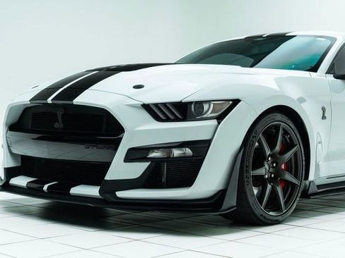 Used 2021 Ford Mustang Shelby GT500 w/ Carbon Fiber Track Pack image 11