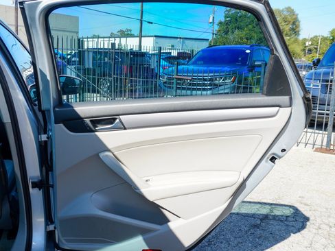 Used 2014 Volkswagen Passat 1.8T S image 15