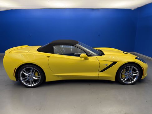 Used 2017 Chevrolet Corvette Stingray Convertible RWD image 8