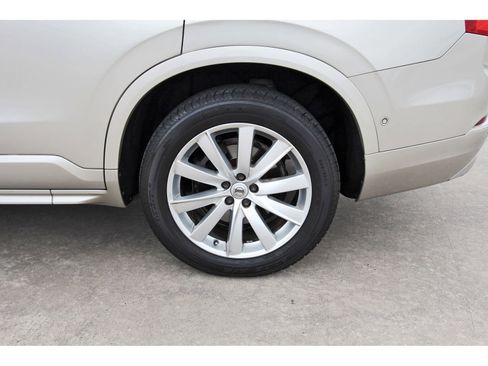 Used 2016 Volvo XC90 T6 Momentum w/ Momentum Plus Package image 30