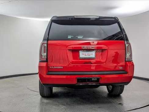 Used 2017 GMC Yukon SLE w/ SLE Value Package image 7