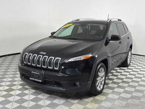 Used 2018 Jeep Cherokee Latitude Plus FWD image 10