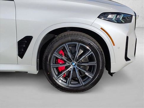 New 2026 BMW X5 xDrive50e image 10