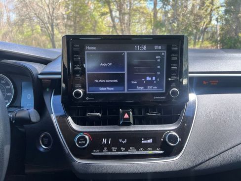 Used 2022 Toyota Corolla LE w/ LE Convenience Package image 21