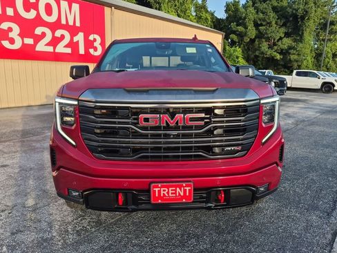 Used 2022 GMC Sierra 1500 AT4 w/ AT4 Premium Package AWD/4WD image 6