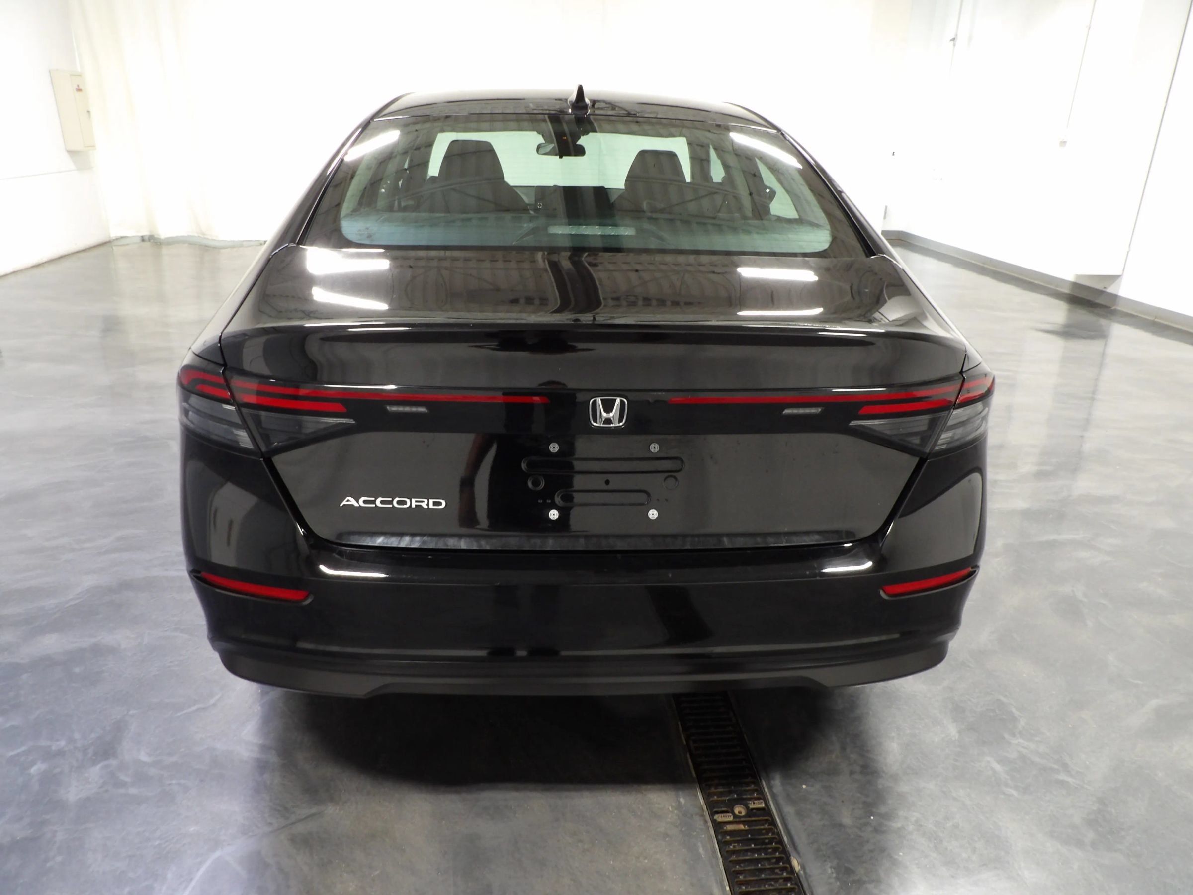 Used 2025 Honda Accord SE image 5