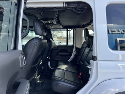 Used 2022 Jeep Wrangler Unlimited Sahara w/ LED Lighting Group image 23