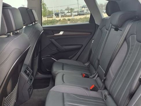 Used 2024 Audi Q5 2.0T Premium w/ Convenience Package image 18