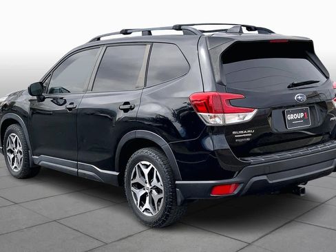 Used 2020 Subaru Forester Premium image 12