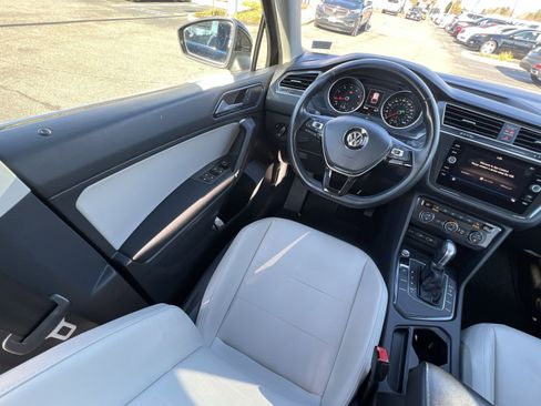 Used 2018 Volkswagen Tiguan SE image 4