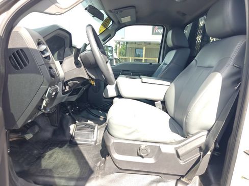 Used 2016 Ford F550 4x4 Regular Cab Super Duty image 23