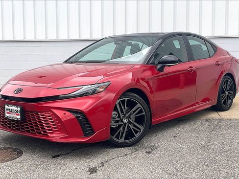 Used 2025 Toyota Camry XSE w/ Premium Plus Package image 2