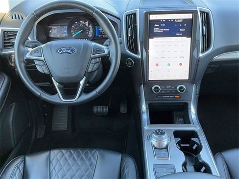 Used 2024 Ford Edge Titanium image 14