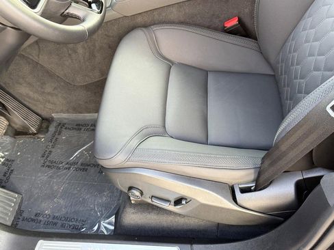 Used 2025 Volvo XC90 B5 Plus image 17