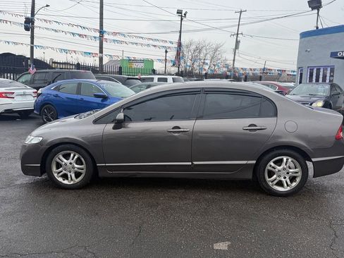 Used 2011 Honda Civic LX image 2
