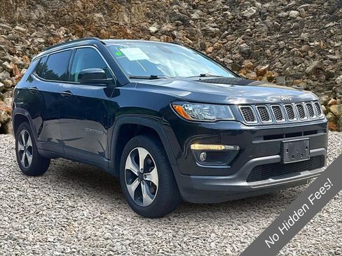 Used 2018 Jeep Compass Latitude w/ Popular Equipment Group AWD/4WD image 10