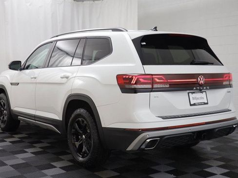 New 2026 Volkswagen Atlas Peak Edition image 14