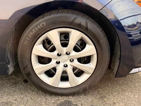 Used 2023 Toyota Corolla LE FWD image 29