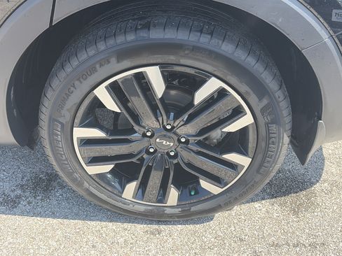 Used 2023 Kia Telluride SX Prestige AWD/4WD image 9