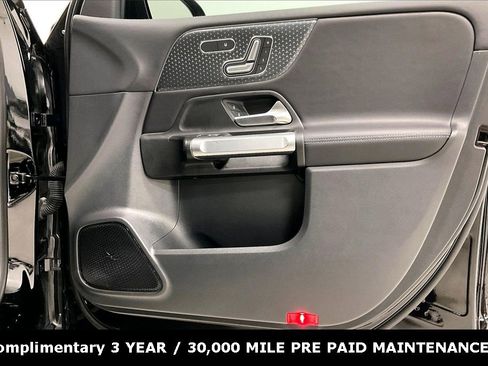 Used 2025 Mercedes-Benz GLB 250 image 21