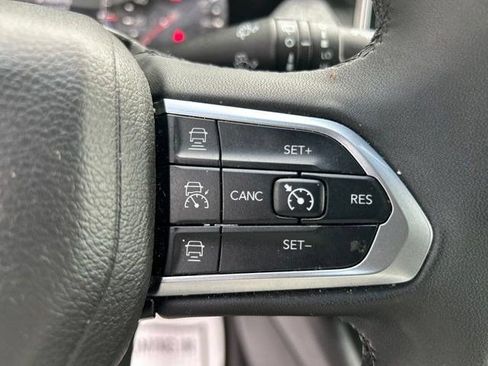 Used 2023 Jeep Compass Latitude w/ Convenience Group AWD/4WD image 18