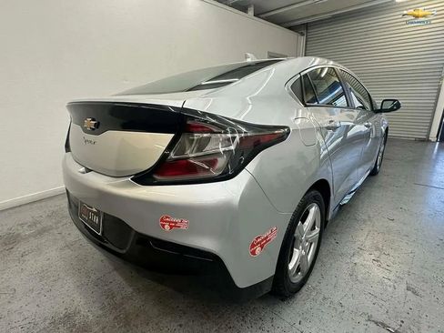 Used 2017 Chevrolet Volt LT w/ Comfort Package image 4